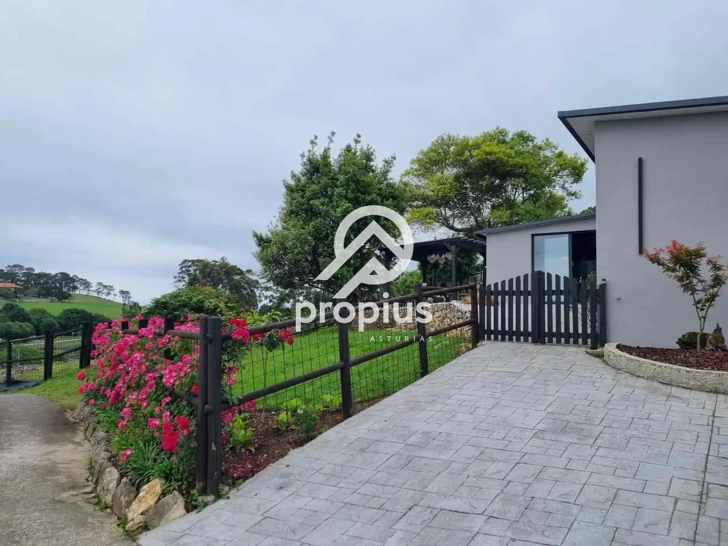 Vista exterior de Casa o chalet en venta en Ribadesella con Calefacción, Jardín privado y Terraza