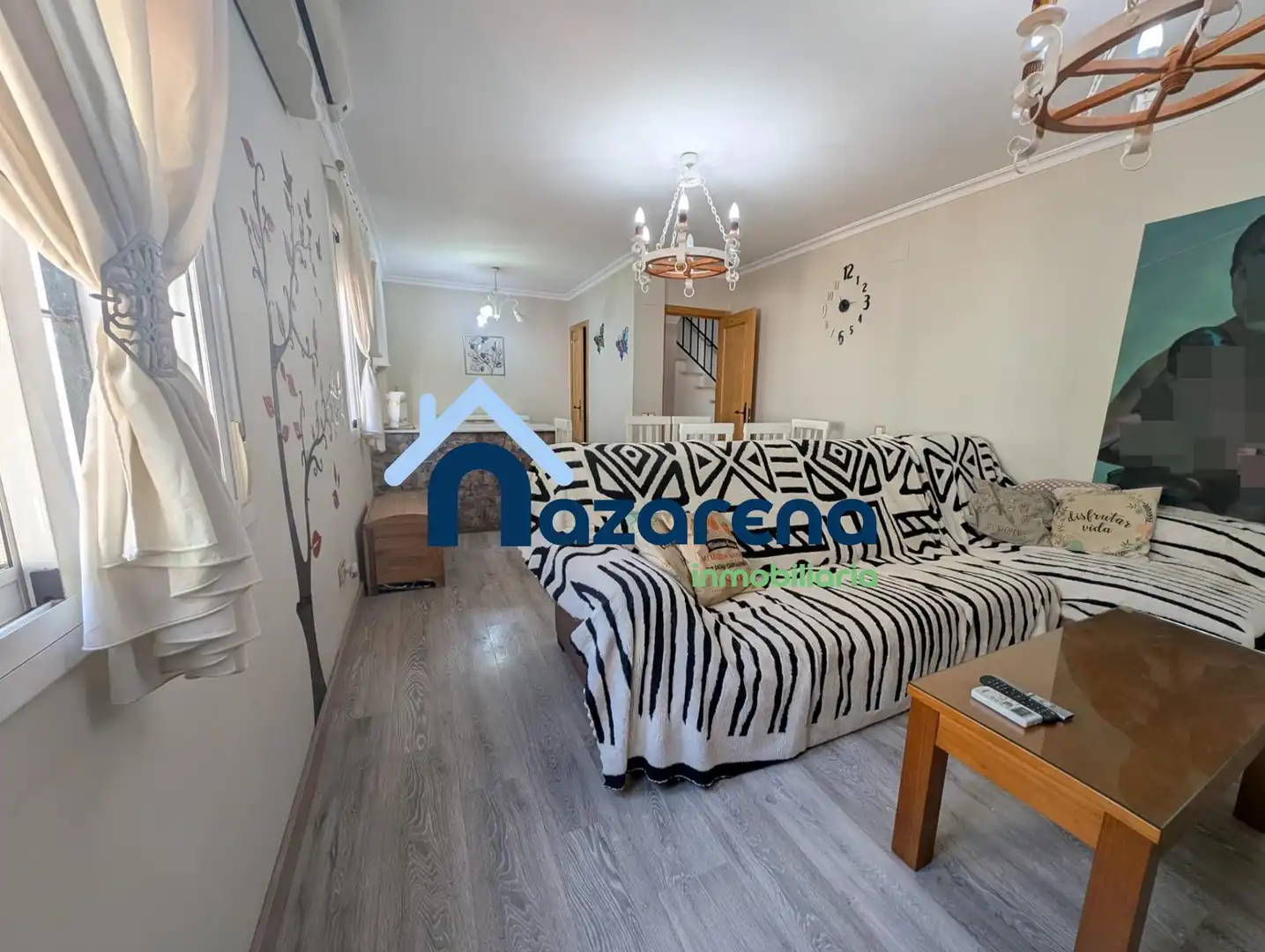 Casa o xalet en venda en Dos Hermanas amb Aire condicionat, Jardí privat i Parquet