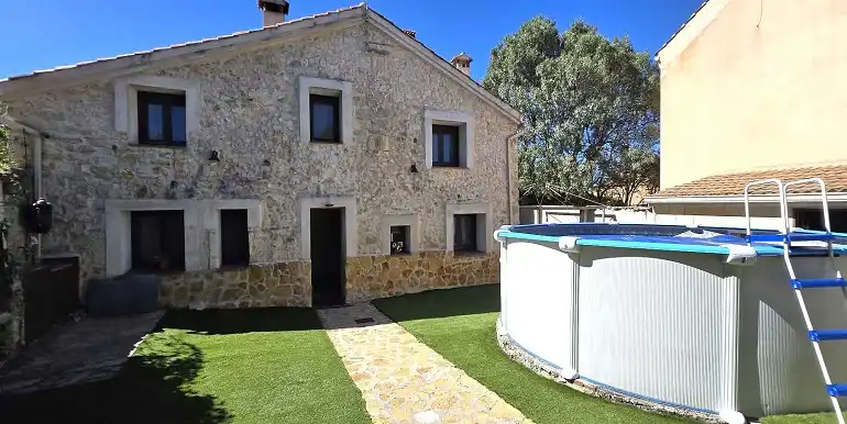 Außenansicht von Country house zum Verkauf in Matabuena, Segovia