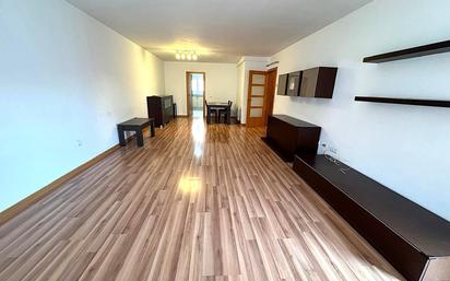 Living room of Flat for sale in El Vendrell  with Heating, Parquet flooring and Terrace