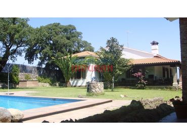 Casa rústica en venda a Navalmoral de la Mata
