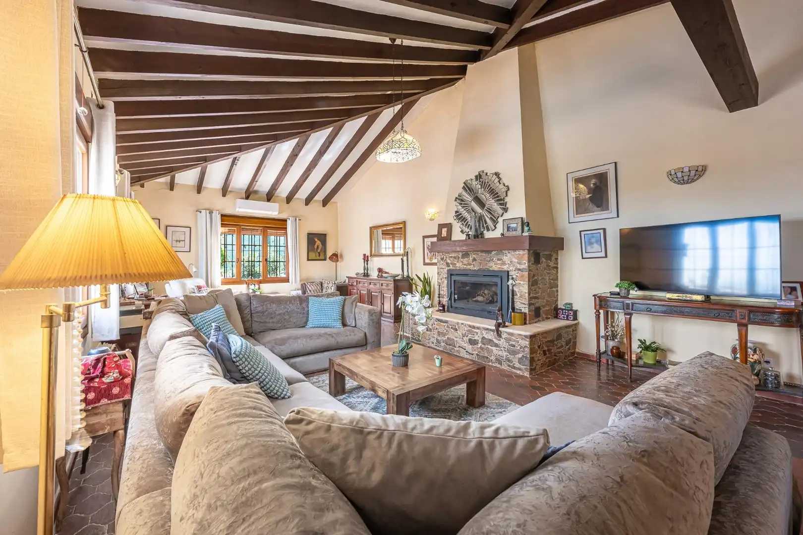 Sala d'estar de Casa o xalet en venda en Mijas amb Aire condicionat, Calefacció i Jardí privat