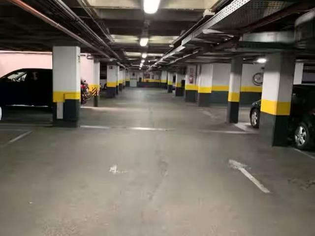 Garaje en Alquiler en Calle de La Silvina, 13 en San Fermín