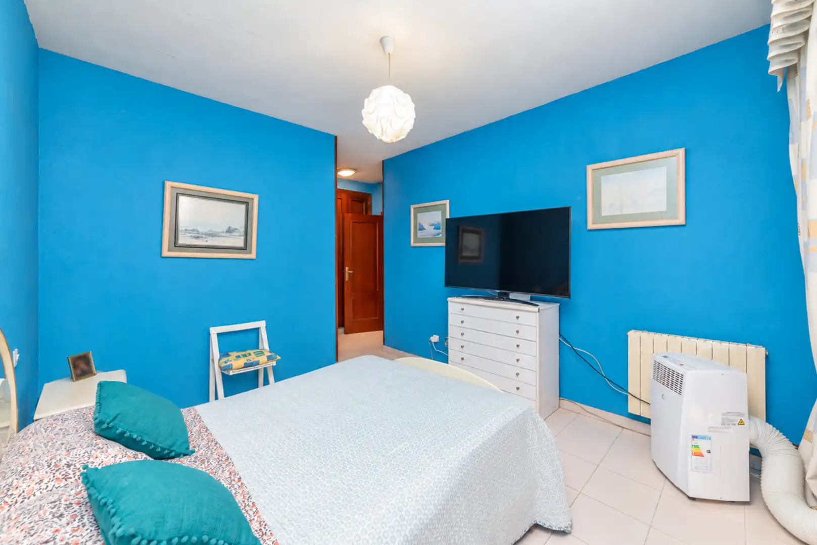 Dormitori de Casa o xalet en venda en Urbanizaciones