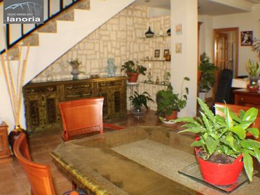 Casa a schiera con balcone in vendita a Pedanías - Extrarradio