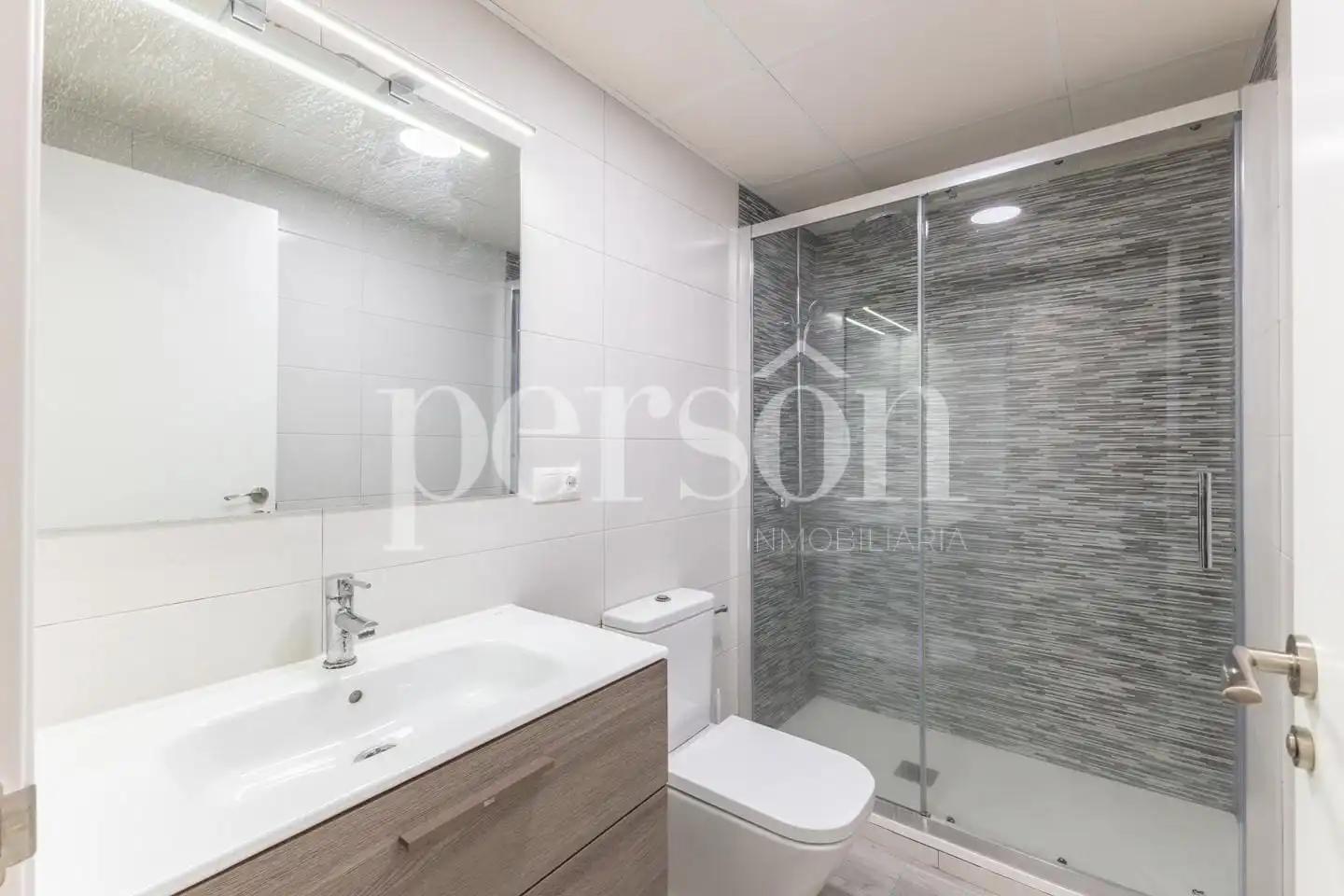 Badezimmer von Wohnung zur Miete in Silla mit Klimaanlage, Heizung und Möbliert