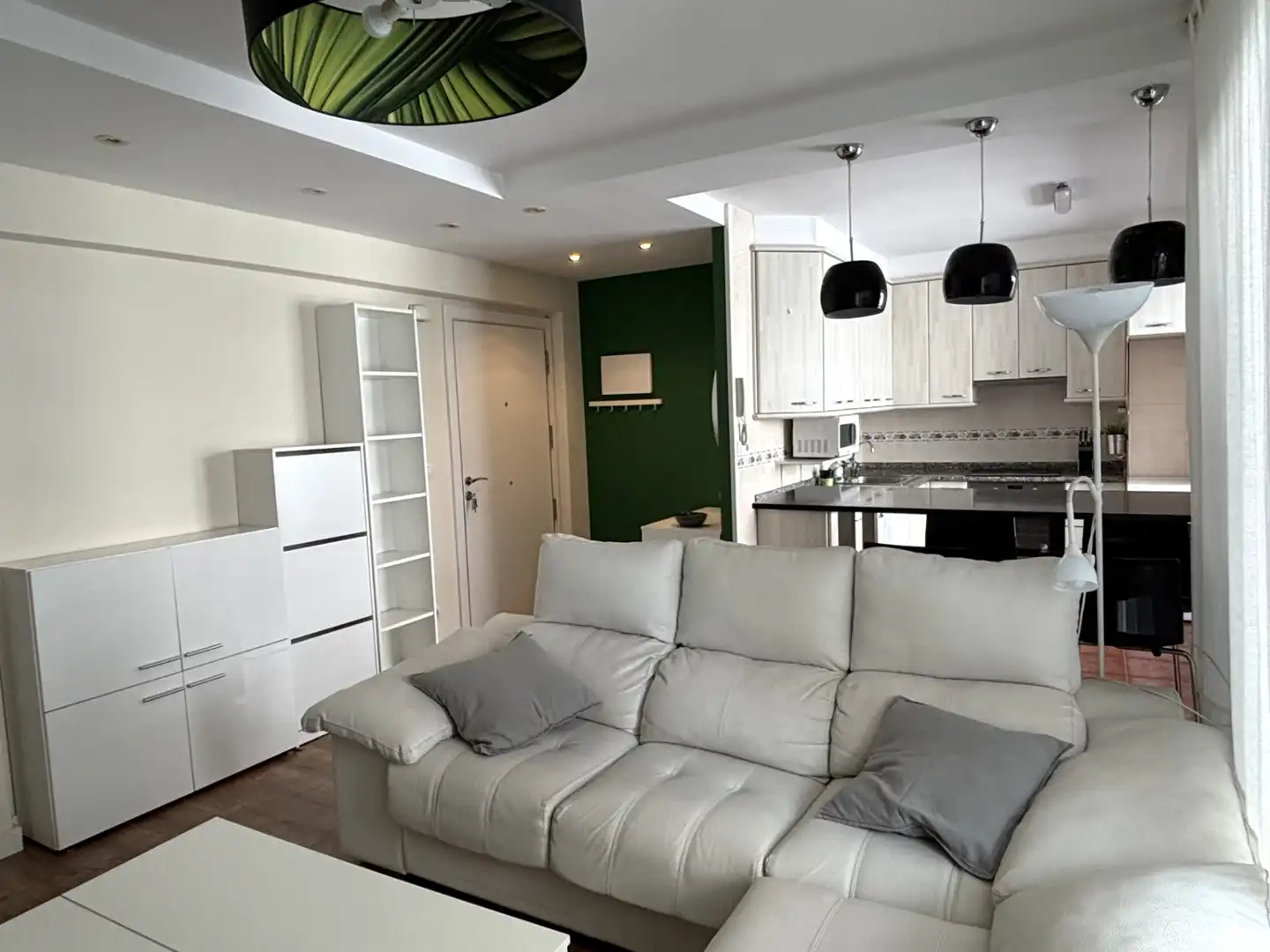 Sala de estar de Piso en venta en Donostia - San Sebastián  con Calefacción, Terraza y Amueblado