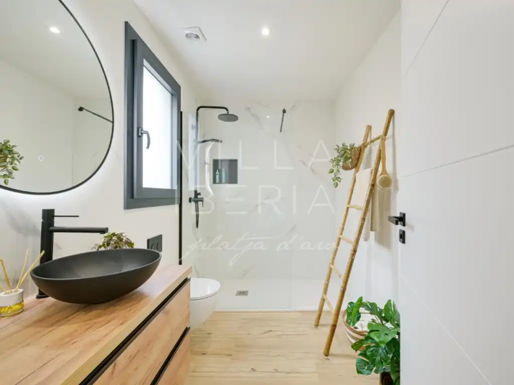Bathroom of Houses for sale in Calonge i Sant Antoni  with Air Conditioner, Heating and Private garden