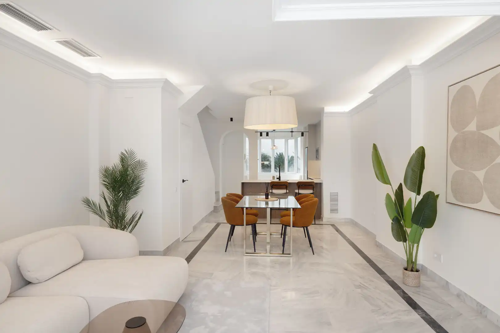 Wohnzimmer von Erdgeschoss zum Verkauf in Marbella mit Klimaanlage, Heizung und Terrasse