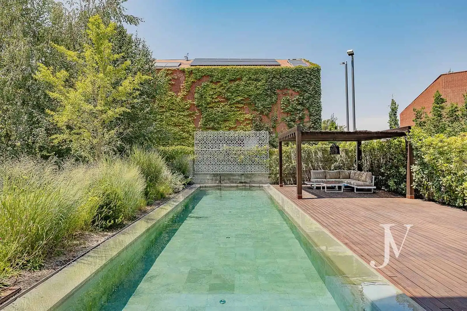 Piscina de Casa o chalet en venta en Madrid con Aire acondicionado, Calefacción y Jardín privado
