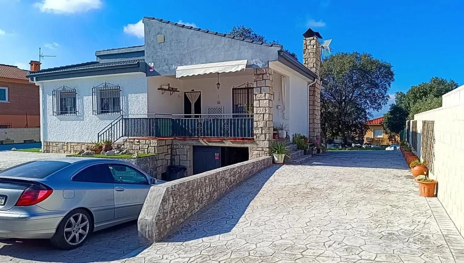 Exterior view of House or chalet to rent in El Casar de Escalona  with Private garden, Terrace and Storage room