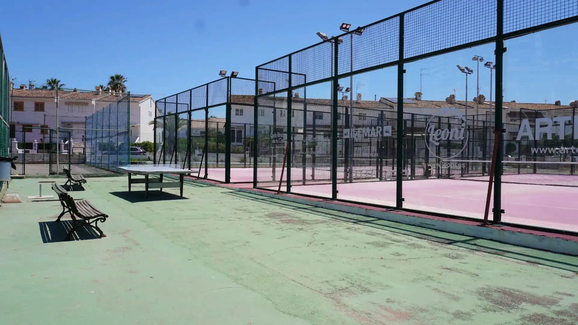 Außenansicht von Dachboden zum Verkauf in El Puig de Santa Maria mit Privatgarten, Terrasse und Balkon