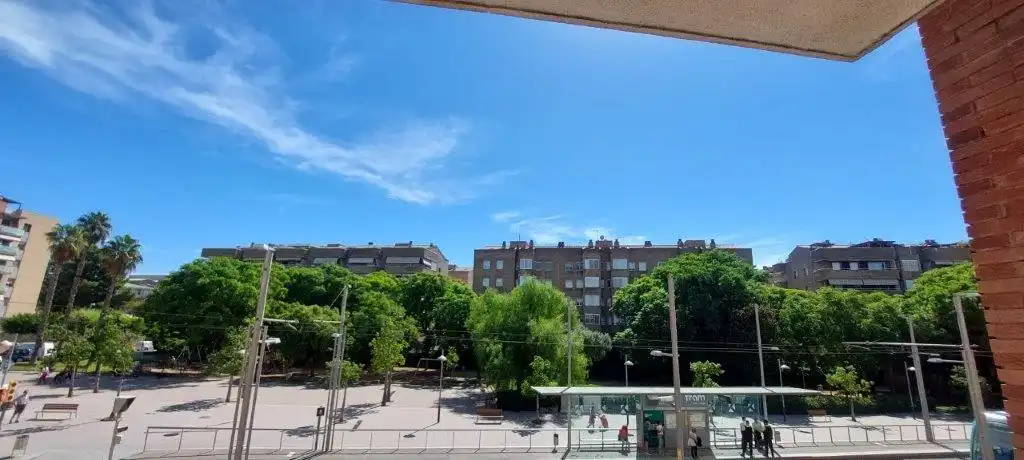 Vista exterior de Piso en venta en Sant Joan Despí con Aire acondicionado, Calefacción y Horno