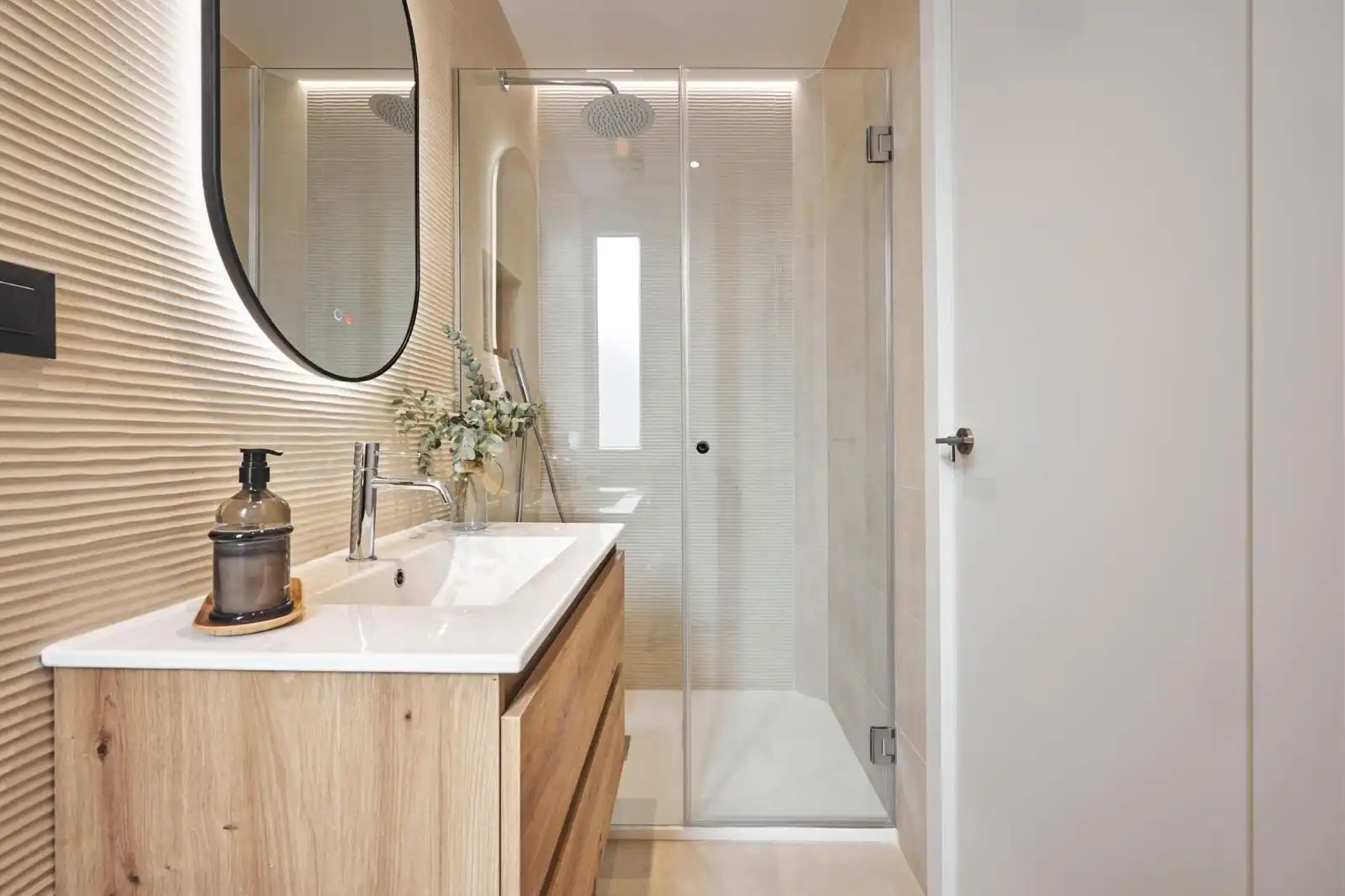 Badezimmer von Wohnung zum Verkauf in Madrid mit Klimaanlage, Heizung und Parkett