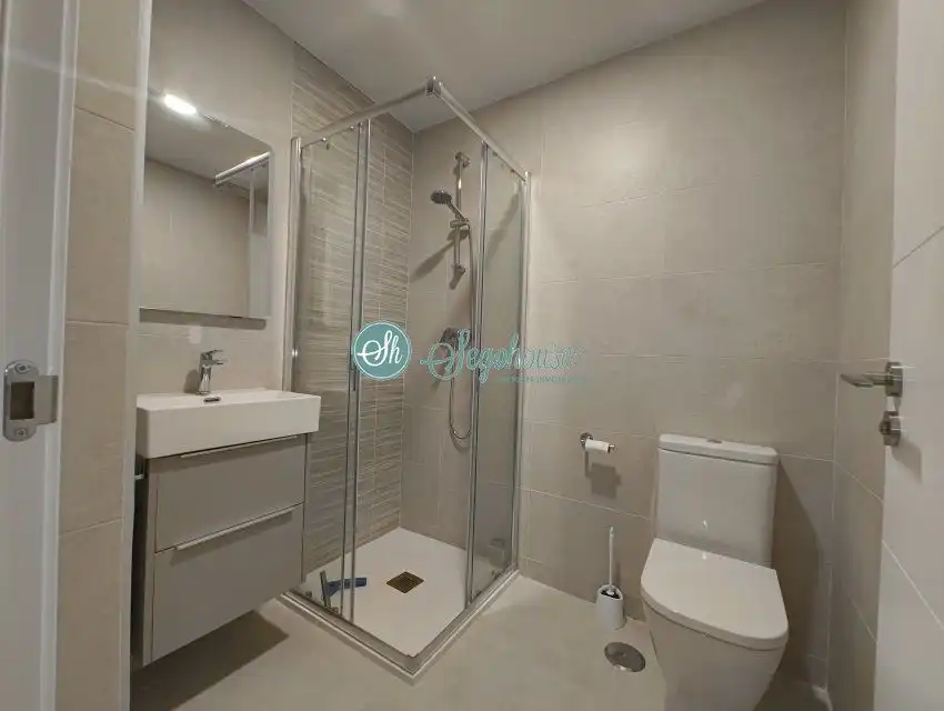 Badezimmer von Wohnung zur Miete in Segovia mit Heizung, Terrasse und Abstellraum