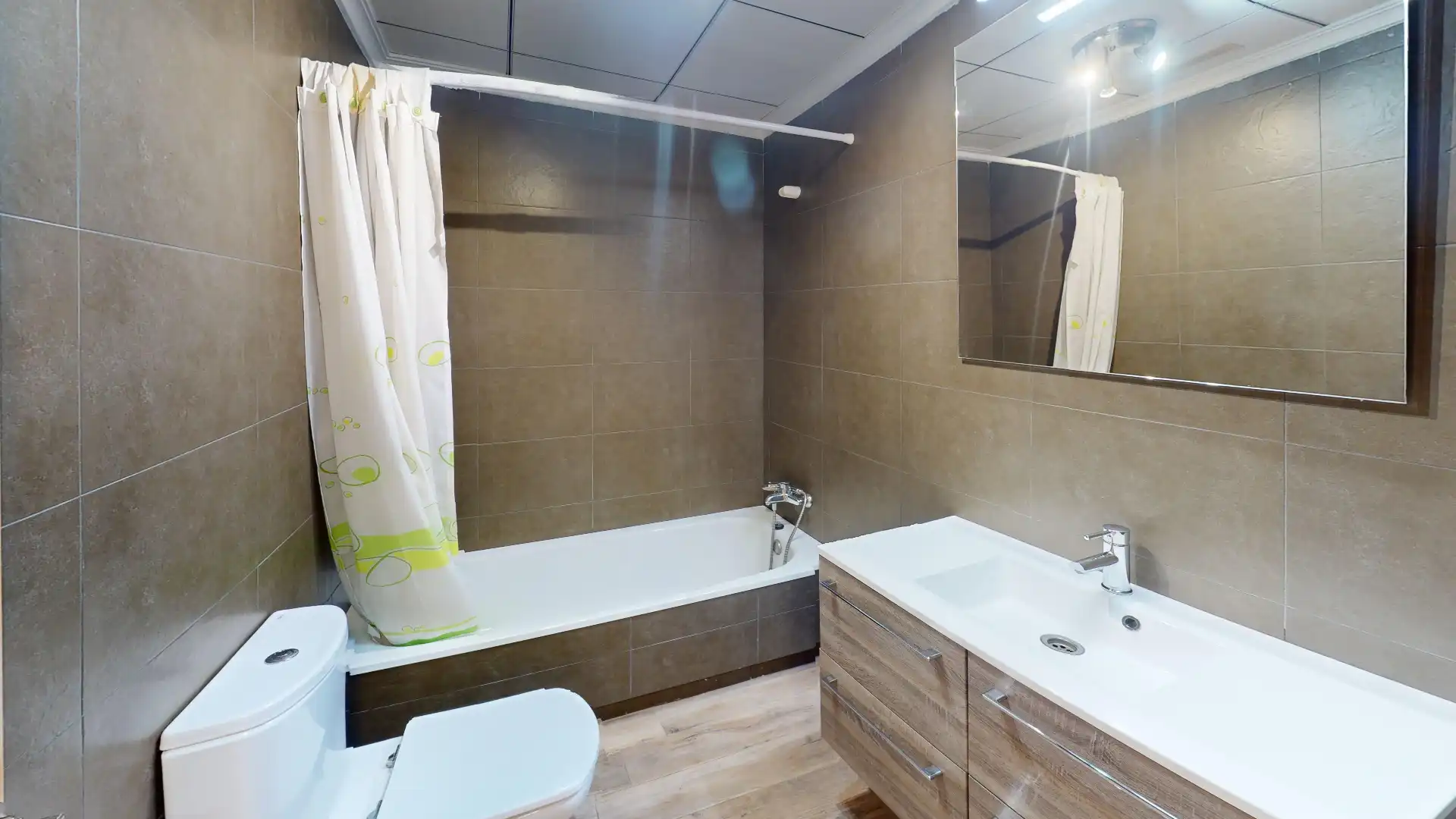 Baño de Piso en venta en Elche / Elx con Aire acondicionado, Calefacción y Terraza