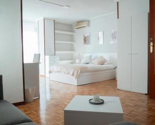 Bedroom of Flat to share in  Madrid Capital  with Washing machine