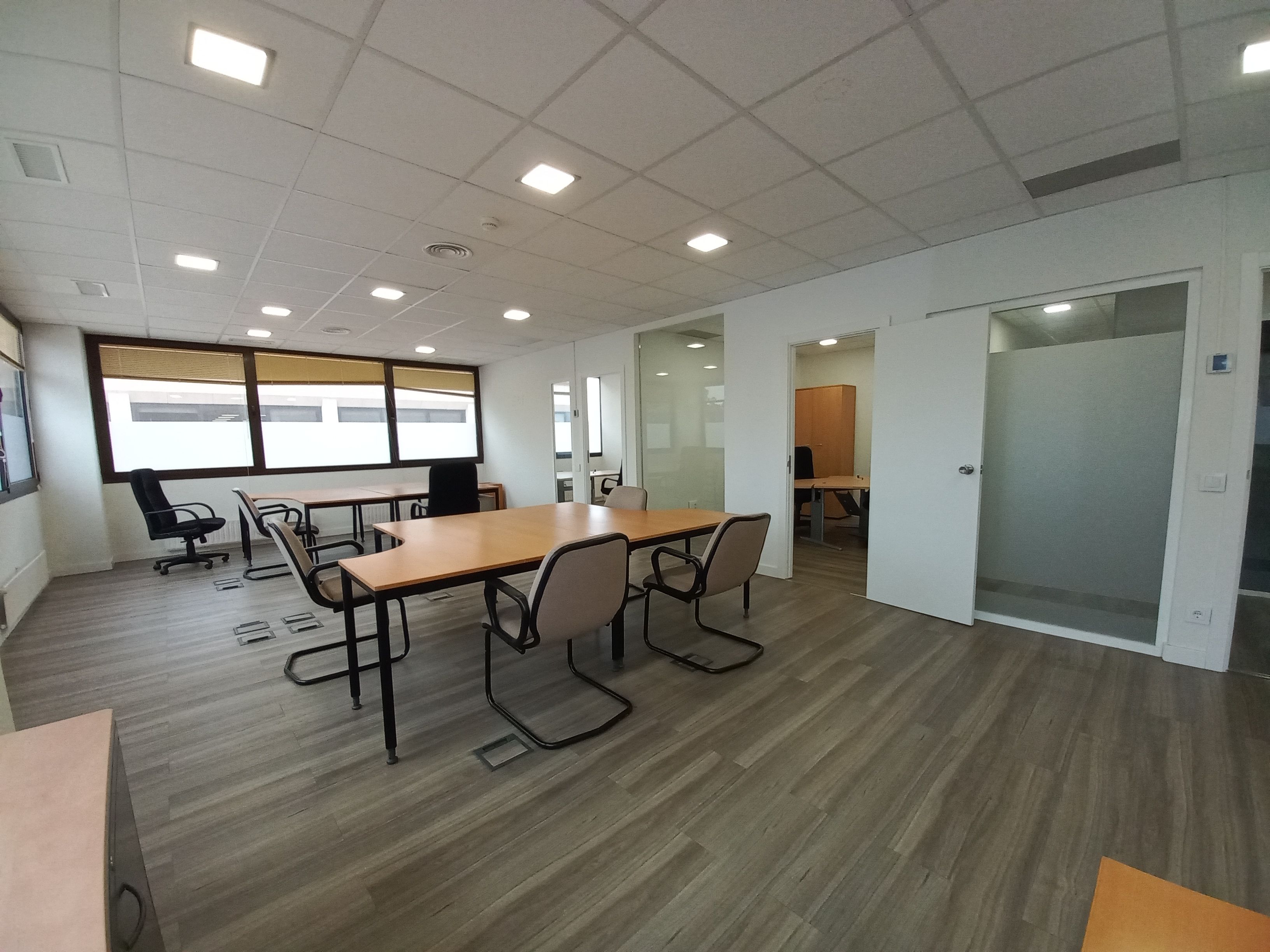 Office to rent in Las Rozas de Madrid  with Air Conditioner, Furnished and Internet