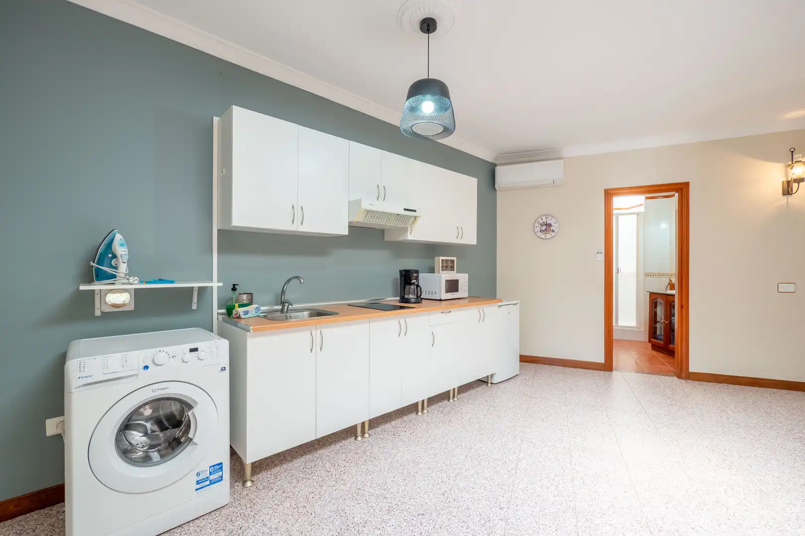 Cuina de Casa o xalet en venda en Moya (Las Palmas) amb Jardí privat, Terrassa i Traster