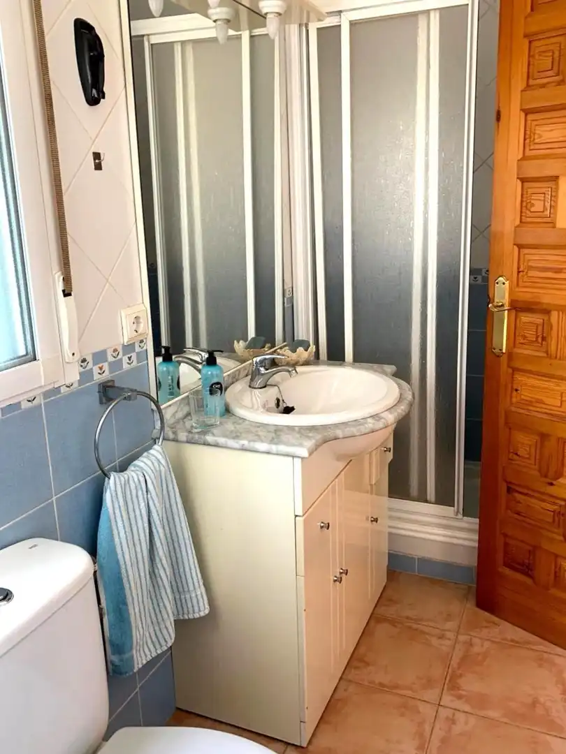 Bany de Casa adosada en venda en Torrevieja amb Aire condicionat, Calefacció i Terrassa