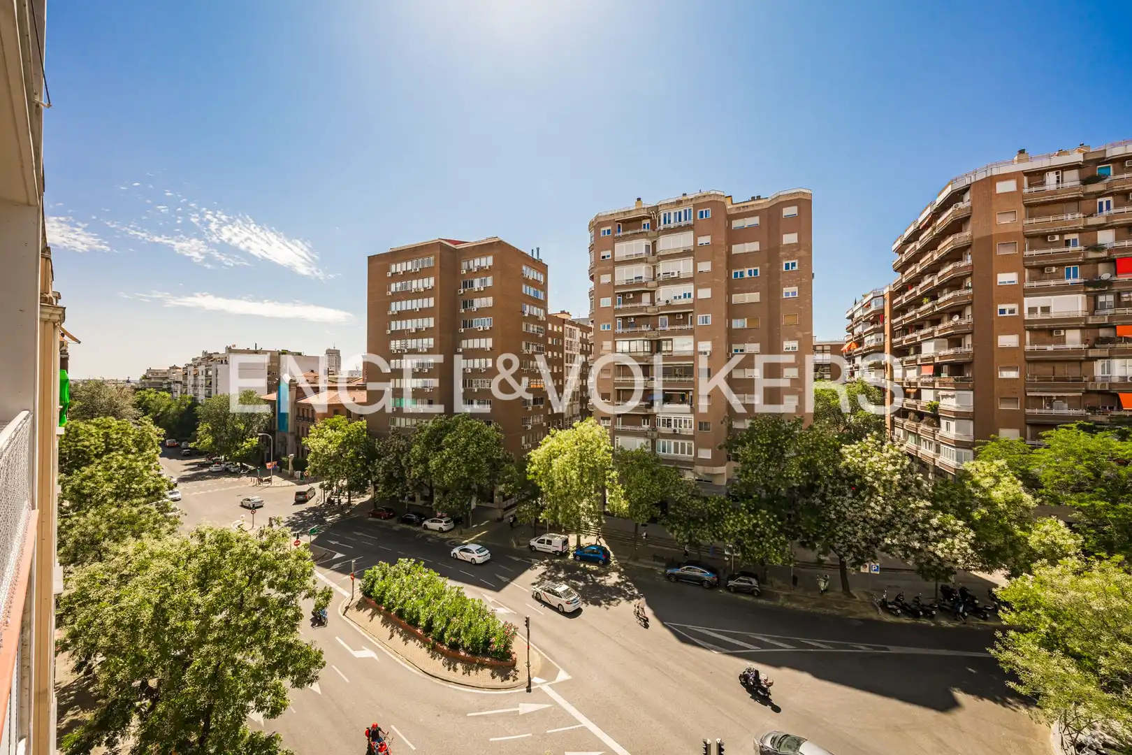 Vista exterior de Pis en venda en Madrid amb Aire condicionat, Calefacció i Balcó
