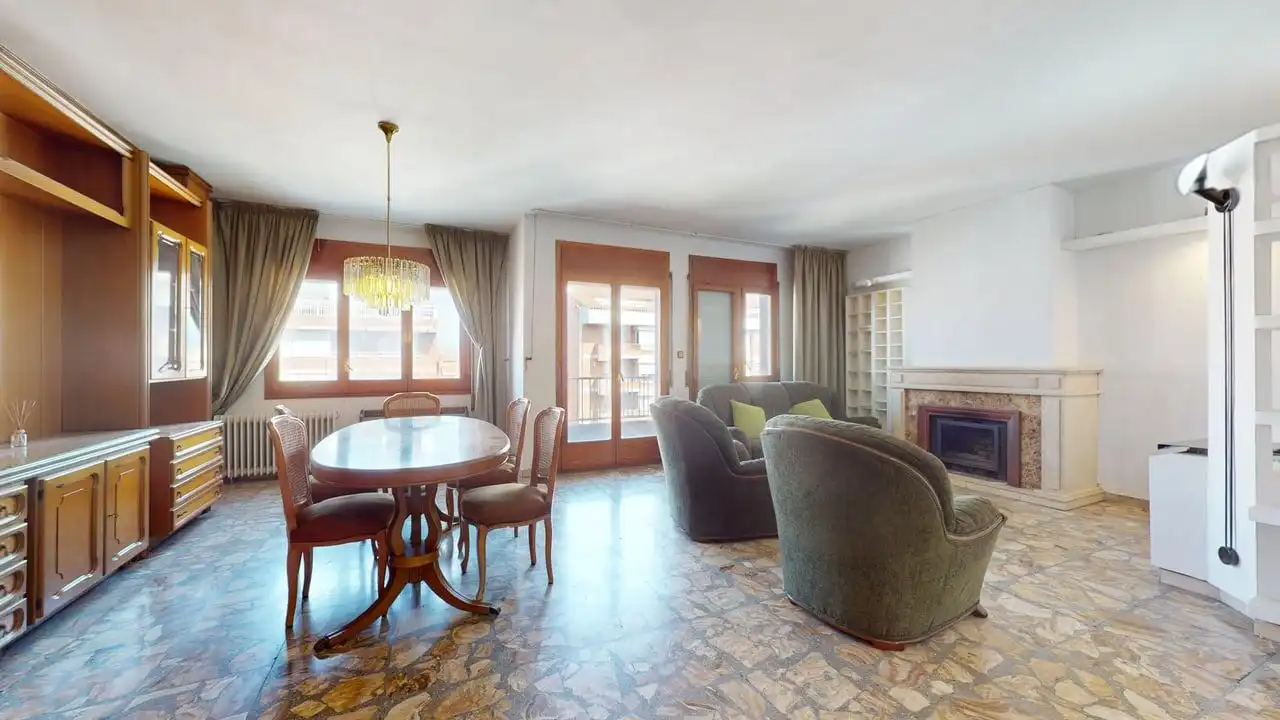 Appartamento con terrazza in vendita a Carrer de Latorre, imagen 6