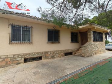 Villa con piscina in vendita a Pedanías - Extrarradio