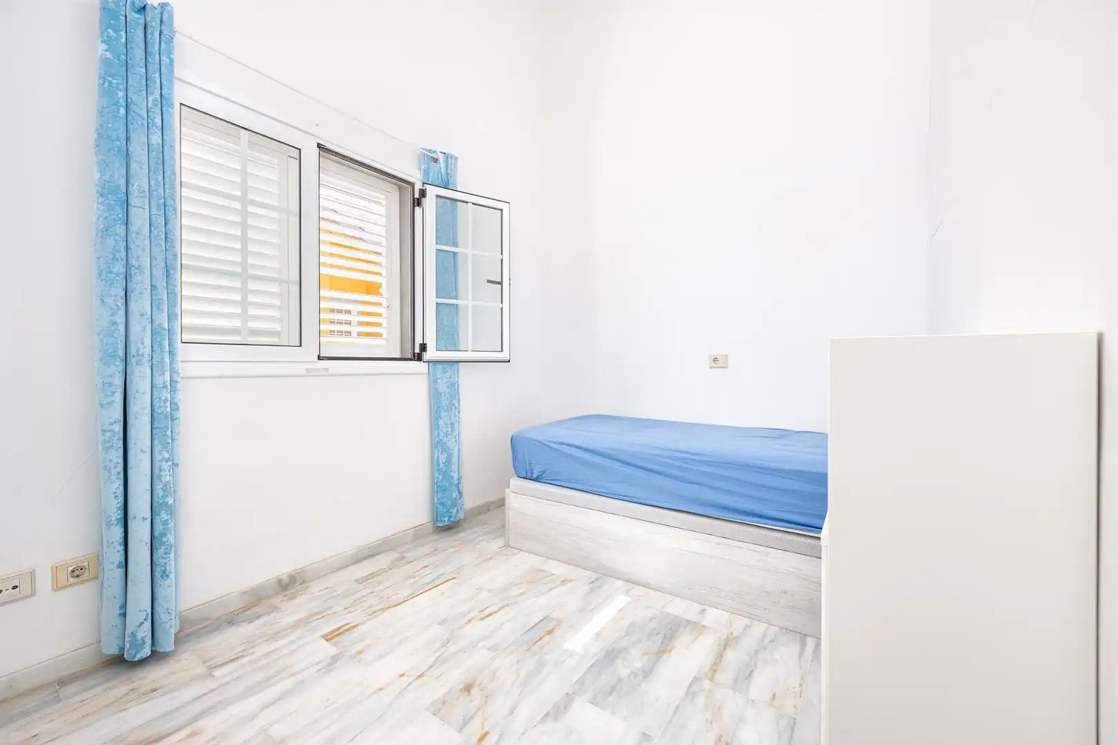 Detached homes for sale in Calle HELICE, Castillo del Romeral - Juan Grande