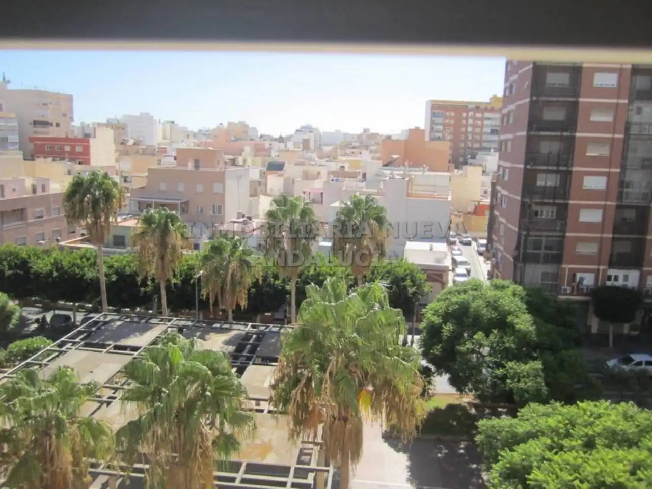 Vista exterior de Pis de lloguer en Almería amb Aire condicionat i Moblat