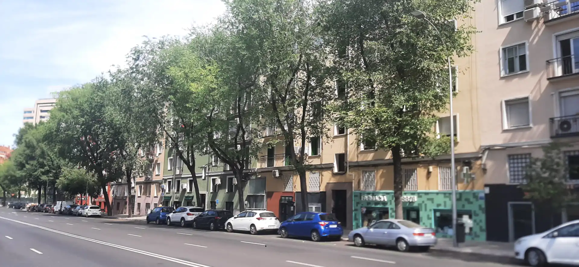 Vista exterior de Pis en venda en Madrid amb Balcó