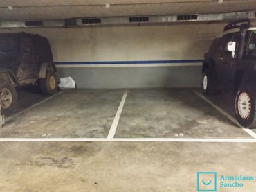 Einzelparkplatz mit Aufzug zur Miete in Carrer de Provença