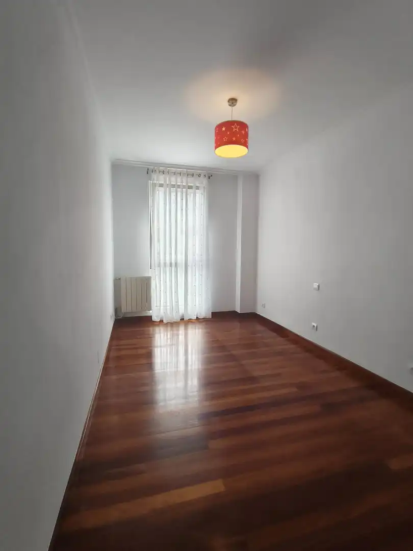 Schlafzimmer von Wohnung zur Miete in Entrambasaguas mit Heizung, Privatgarten und Parkett