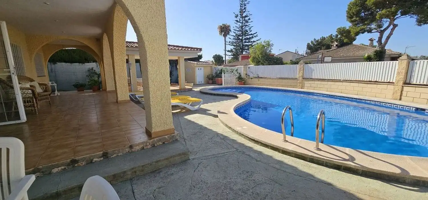 Houses for sale in Calle GARCILASO DE LA VEGA-CMOR, Campoamor
