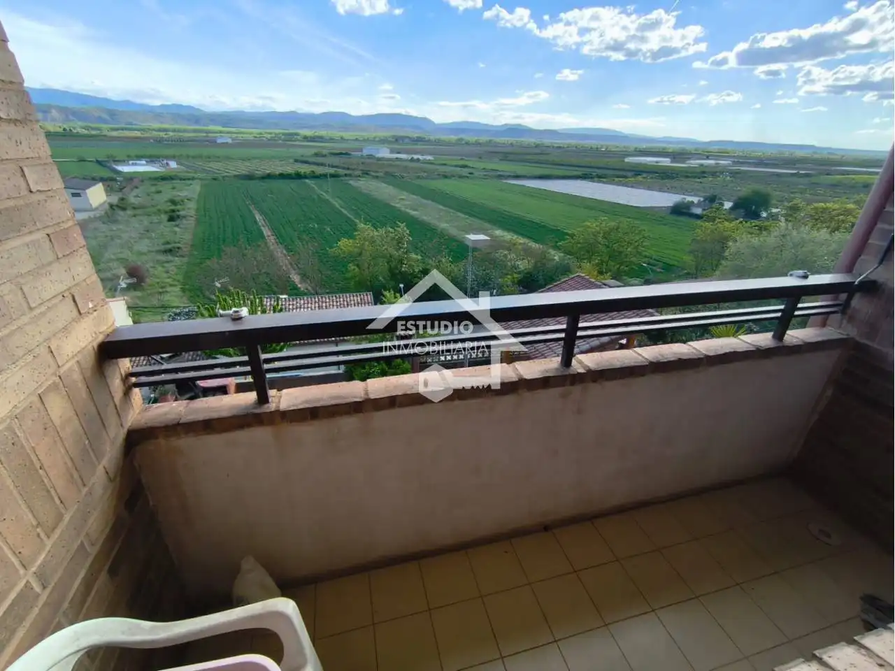 Terraza de Casa o chalet en venta en Mendavia con Calefacción, Jardín privado y Parquet