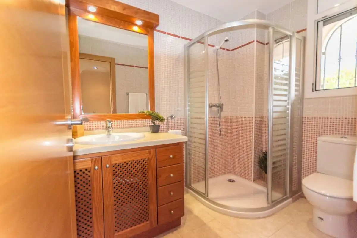Baño de Casa o chalet en venta en L'Ampolla con Aire acondicionado, Jardín privado y Terraza