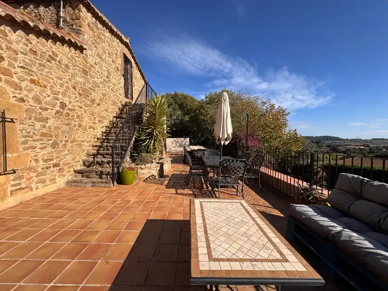 Terraza de Finca rústica en venta en Ullastret con Aire acondicionado, Calefacción y Jardín privado
