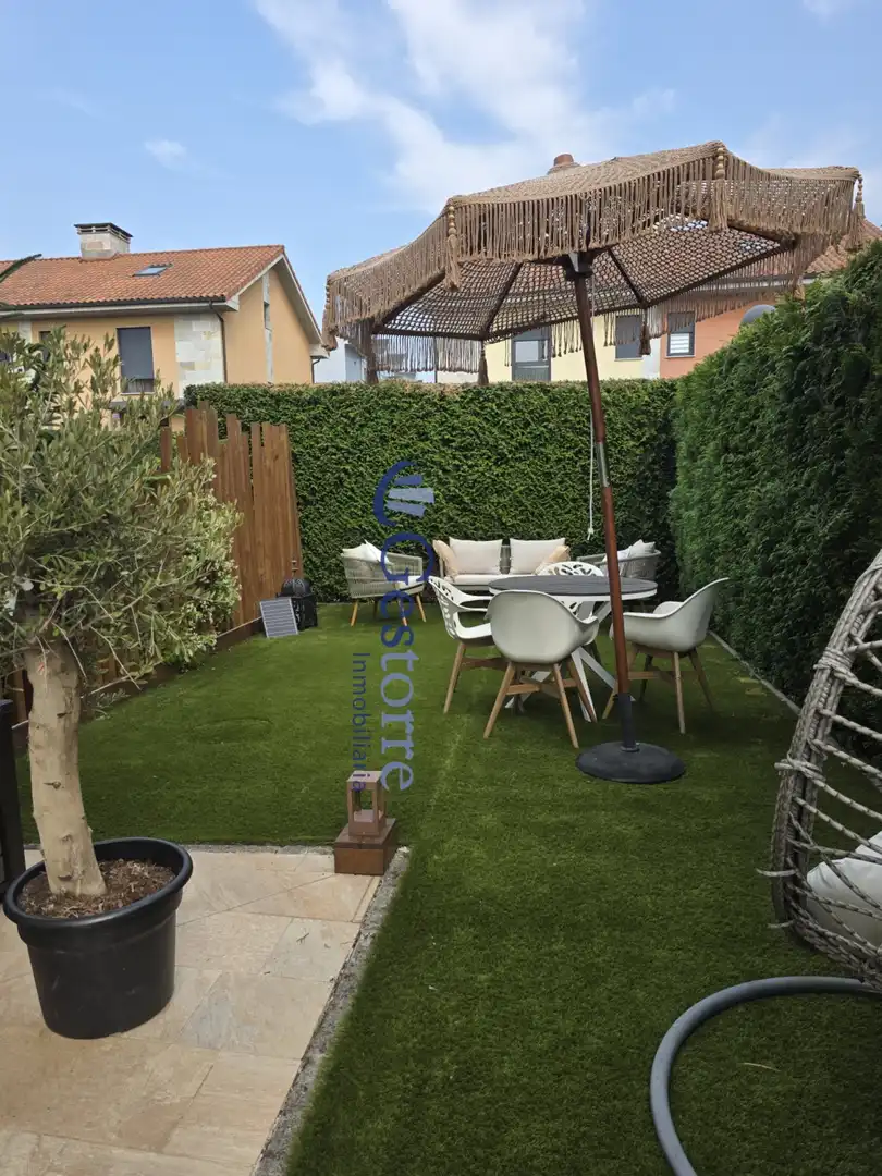 Terraza de Casa adosada en venta en Siero con Calefacción, Jardín privado y Terraza