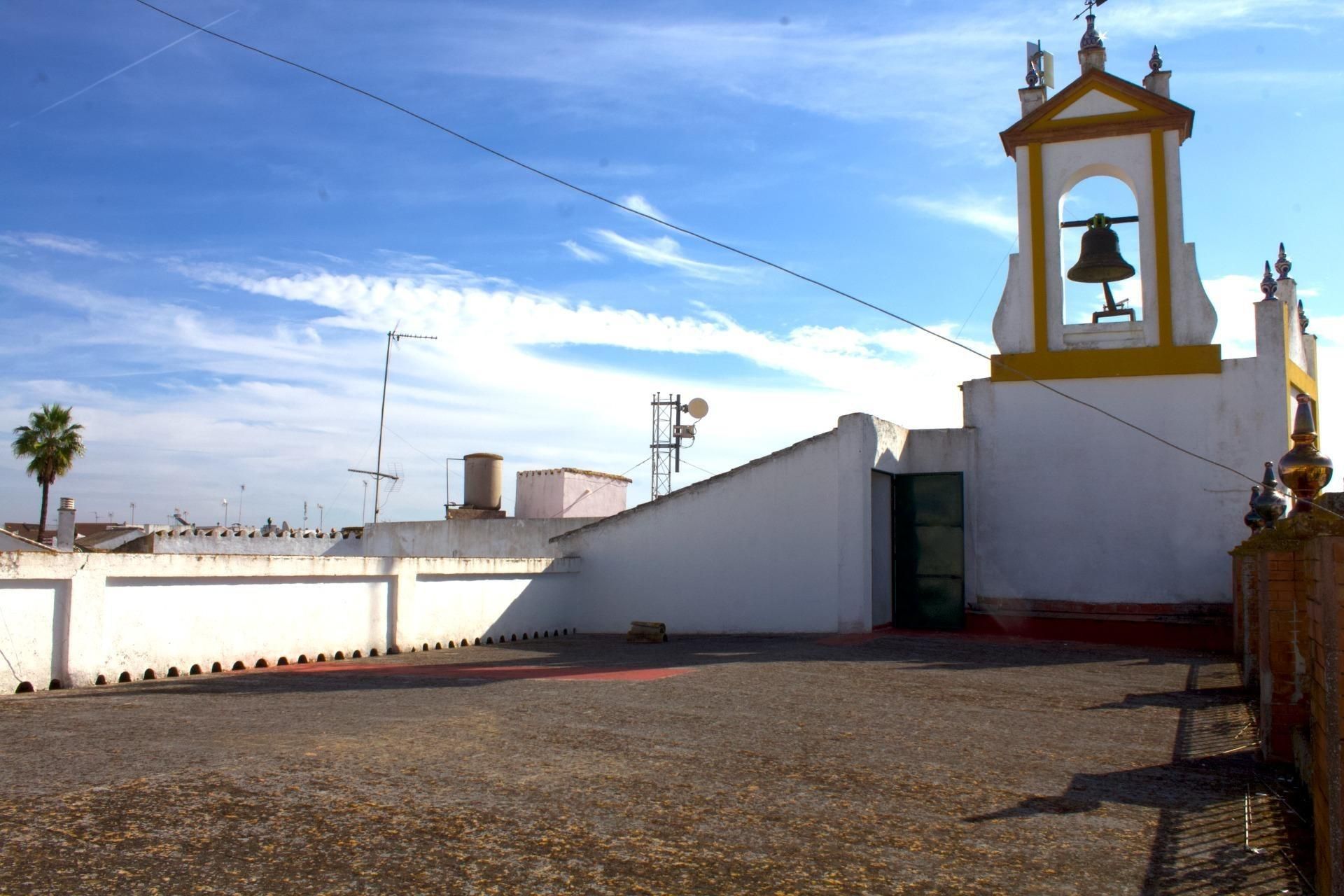 Vista exterior de Casa o xalet en venda en Aznalcázar amb Balcó