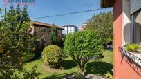Jardí de Casa o xalet en venda en Torrelavega  amb Calefacció, Terrassa i Traster