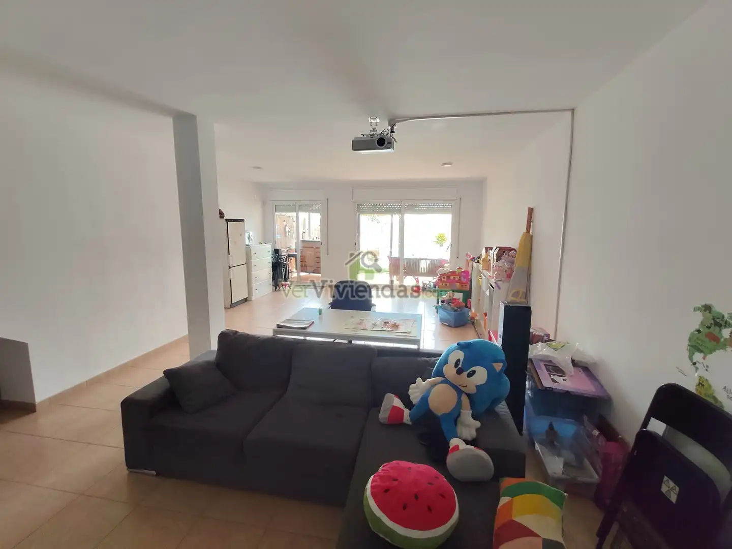 Sala d'estar de Casa adosada en venda en Castellar del Vallès amb Calefacció, Jardí privat i Terrassa