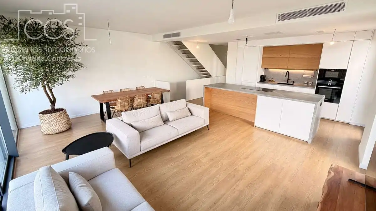 Sala d'estar de Casa adosada en venda en Mairena del Aljarafe amb Aire condicionat, Terrassa i Traster
