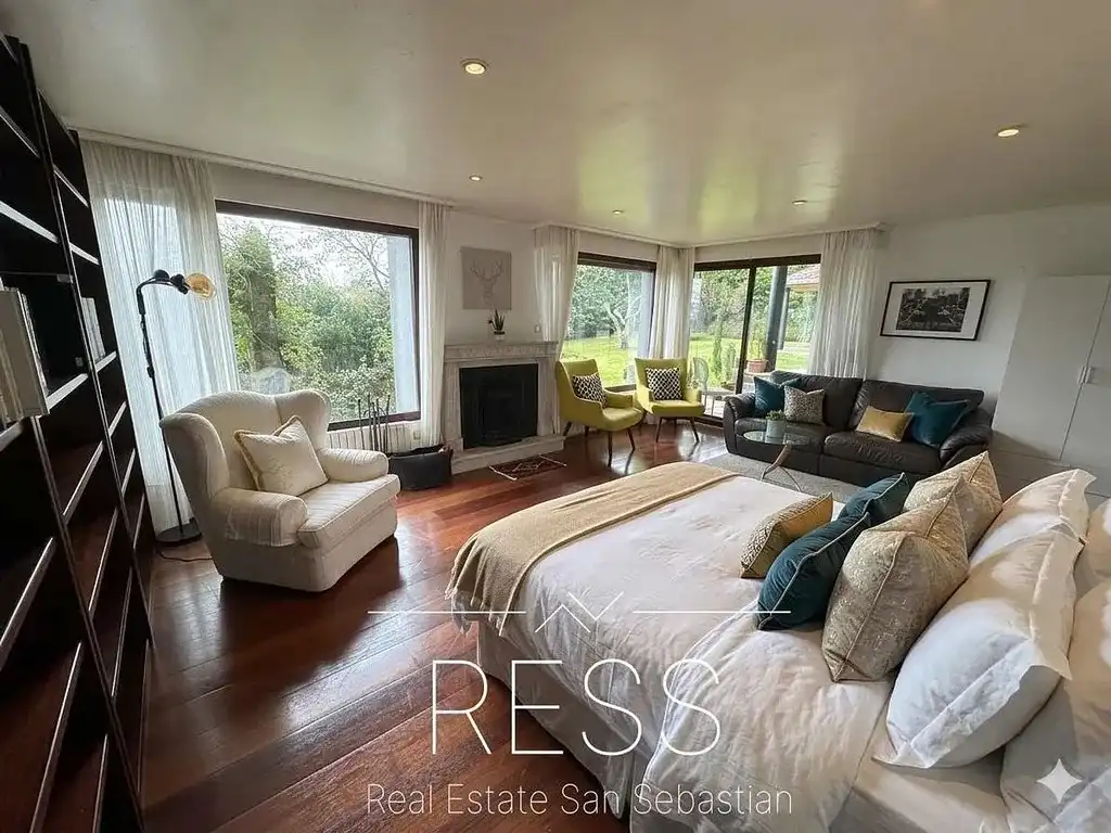Sala d'estar de Casa o xalet en venda en Hondarribia amb Aire condicionat, Jardí privat i Terrassa