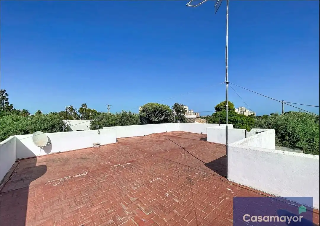 Vista exterior de Casa o xalet en venda en Sant Joan d'Alacant amb Aire condicionat, Jardí privat i Piscina