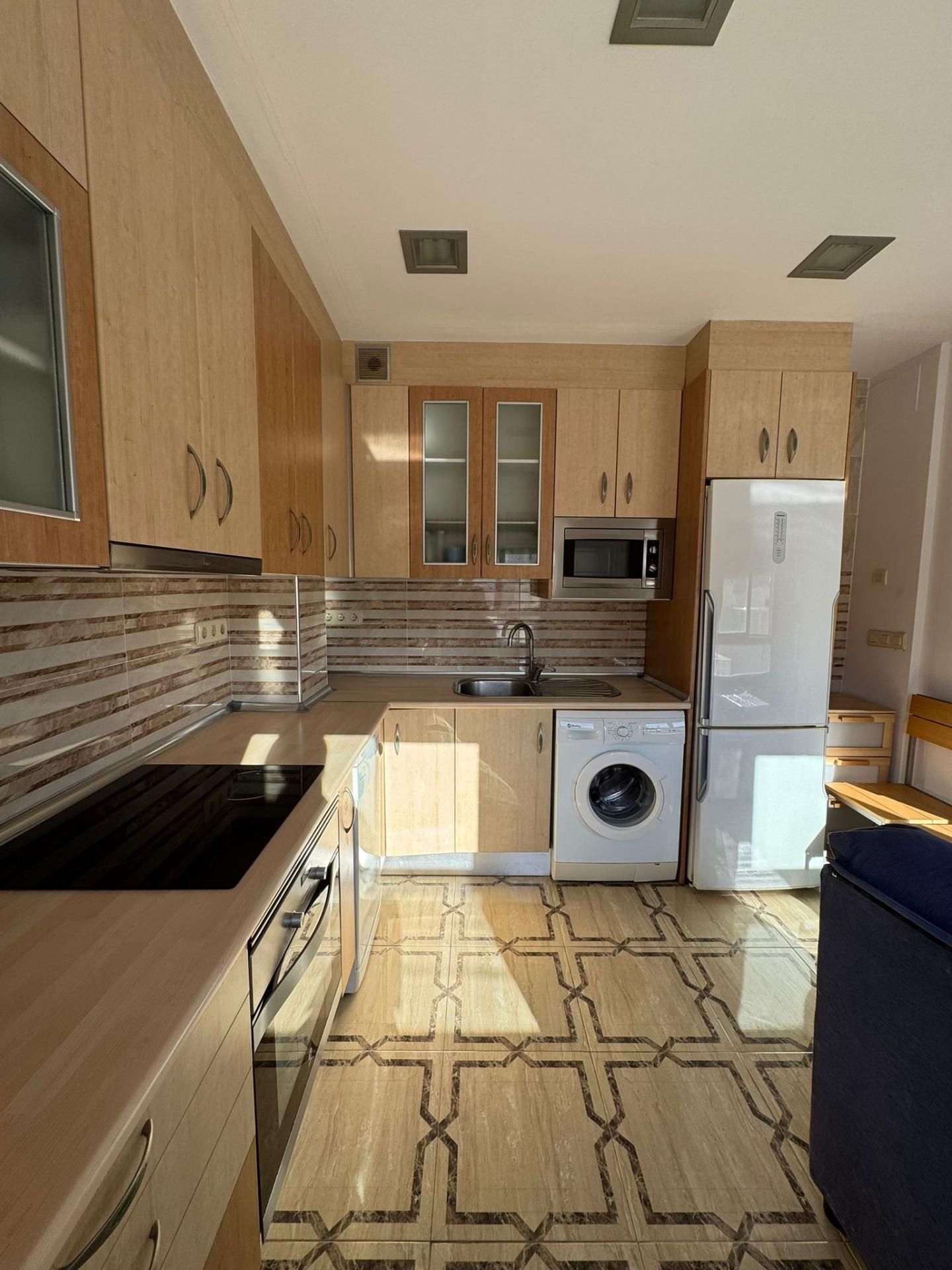 Cuina de Apartament de lloguer en Cartagena amb Aire condicionat, Calefacció i Terrassa