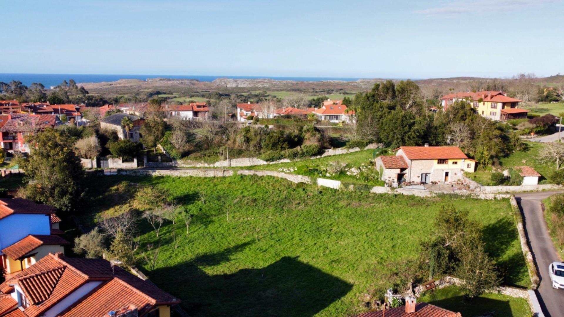 Residential for sale in Llanes