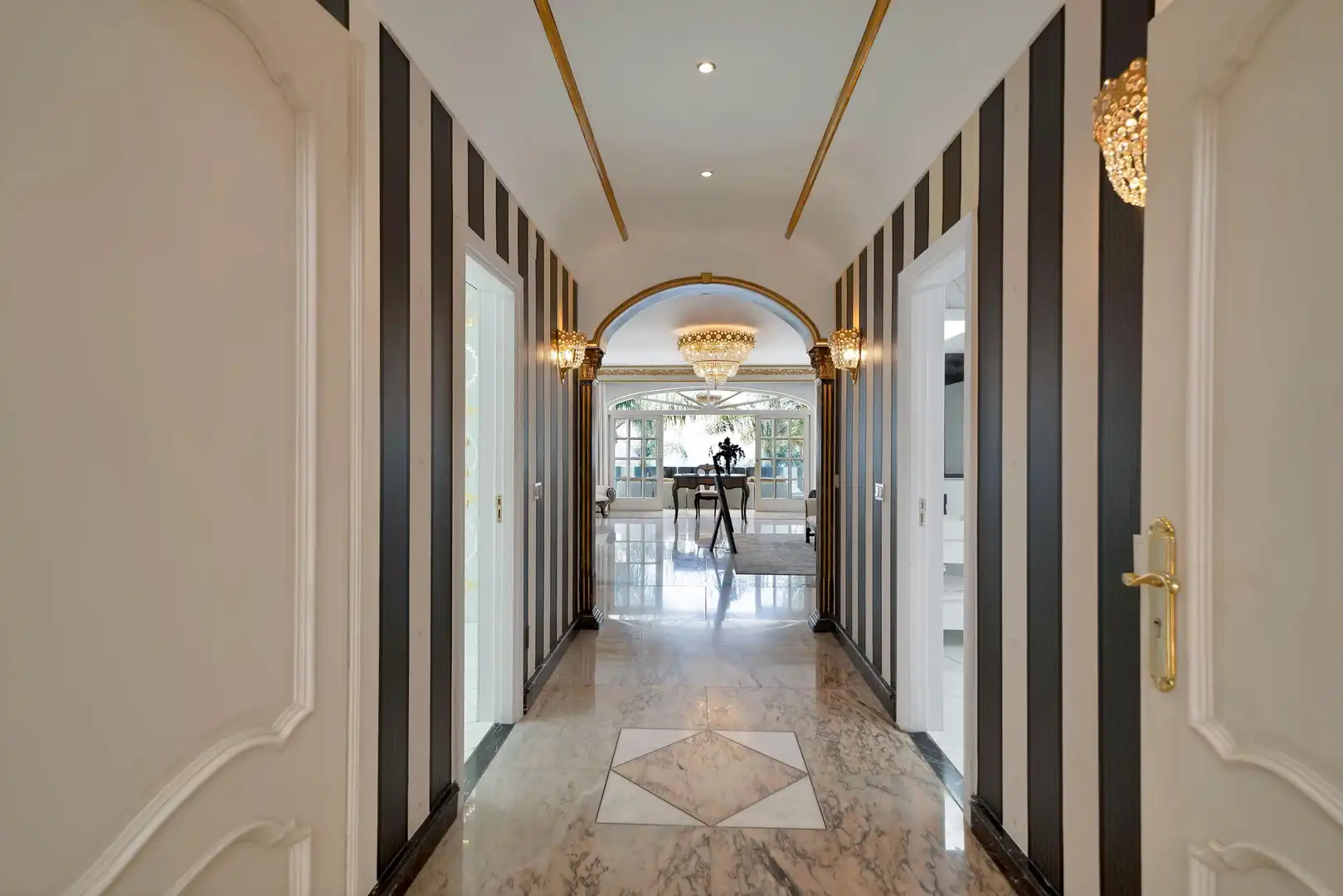 Haus oder Chalet zur Miete in Marbella mit Heizung, Privatgarten und Terrasse