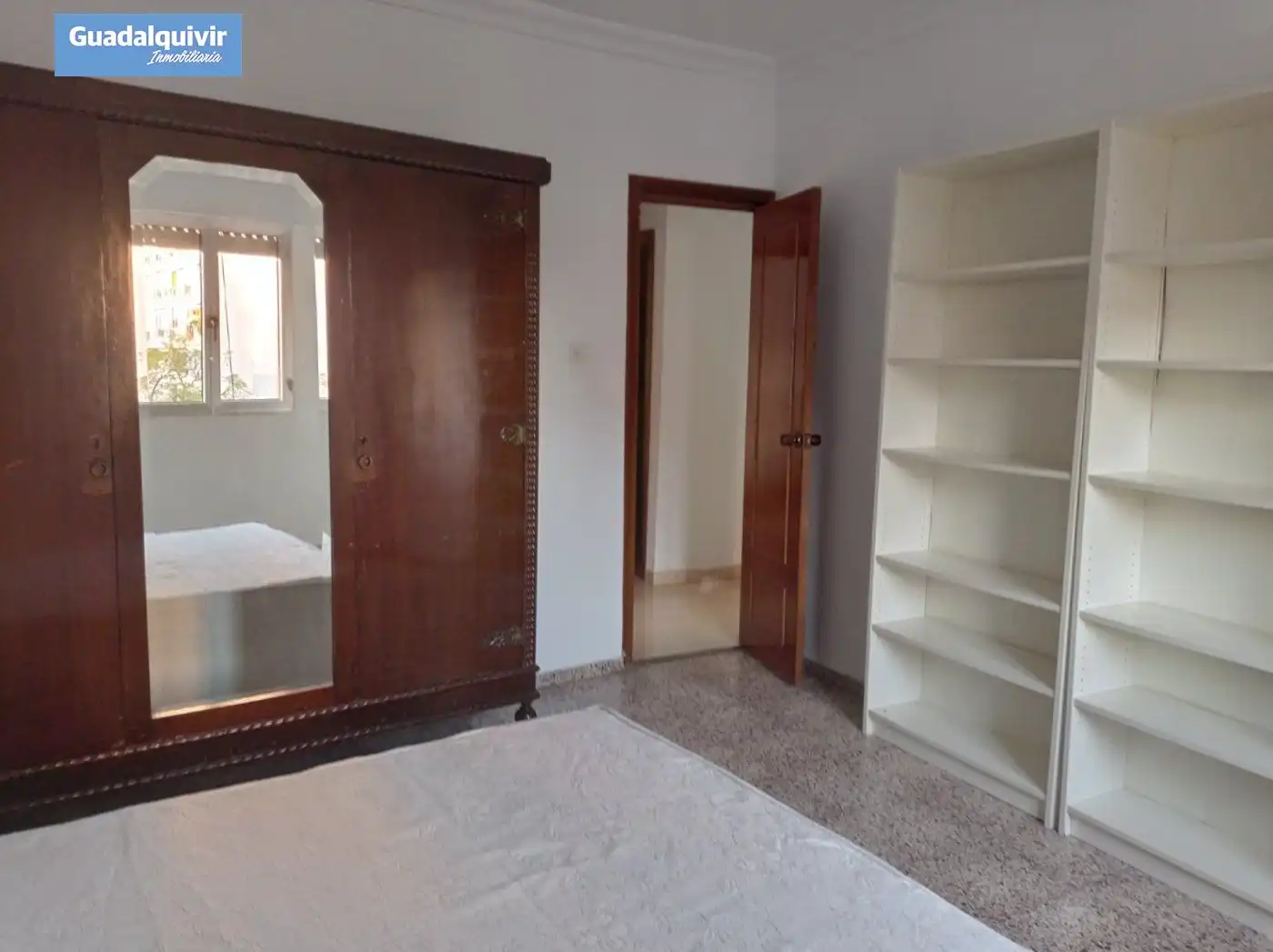 Schlafzimmer von Wohnung zur Miete in Sevilla mit Klimaanlage, Terrasse und Möbliert