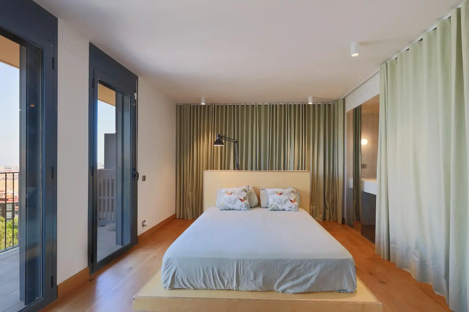Schlafzimmer von Wohnung zum Verkauf in L'Hospitalet de Llobregat mit Klimaanlage, Heizung und Parkett