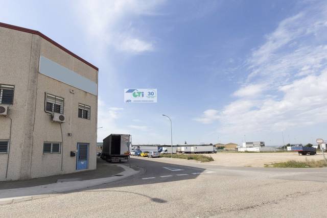 Nave industrial en Venta en C/ CHOPO en La Puebla de Alfindén