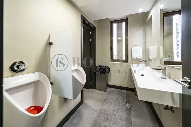 Bany de Oficina de lloguer en Madrid
